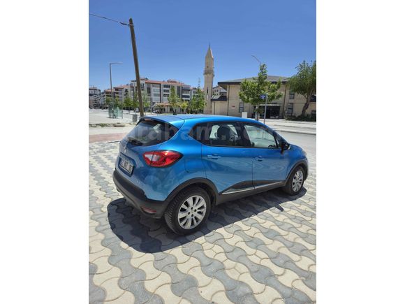 Sahibinden Renault Captur 1.5 dCi Touch 2013 Model  147.000 km   ACİLL SATILIK PAZARLIK PAYI VARDIR 
