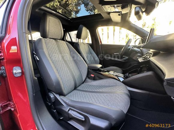 NBS GROUP 2025 PEUGEOT 2008 1.2 PURETECH ALLURE CAM TAVAN