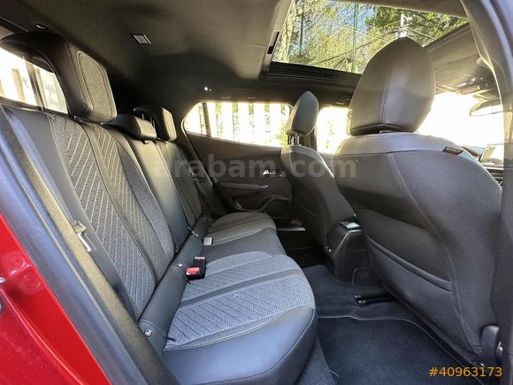 NBS GROUP 2025 PEUGEOT 2008 1.2 PURETECH ALLURE CAM TAVAN