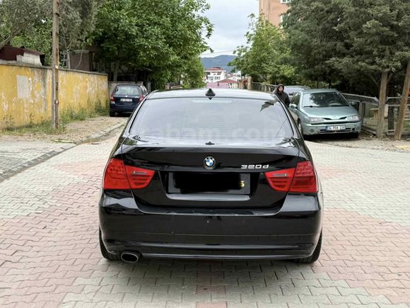 Sahibinden BMW 3 Serisi 320d  Masrafsız exper raporu son resimde 
