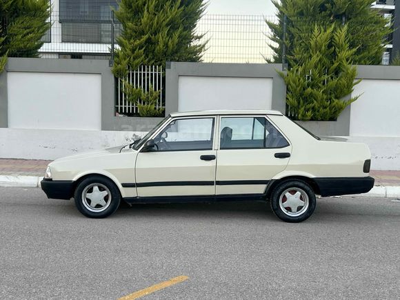 Galeriden Tofaş Şahin 1.6 1993 Model Antalya