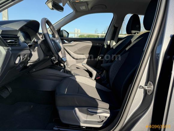 HATASIZ 2025 SKODA KAMİQ 1.0 TSİ ELİTE