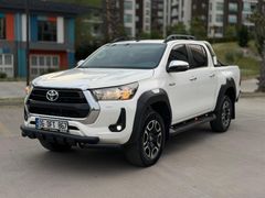 2022 TOYOTA HILUX 2.4 DİZEL ADVETURE 150 HP HATASIZ KM142 BİNDE