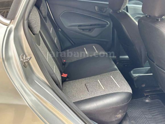 Sahibinden Ford Fiesta 1.4 Titanium 2011 Model 