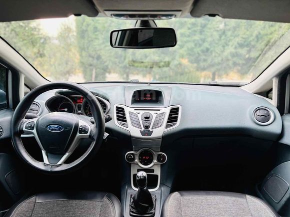 Sahibinden Ford Fiesta 1.4 Titanium 2011 Model 
