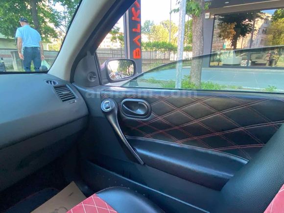 Galeriden Renault Megane 1.4 Authentique 2004 Model İstanbul