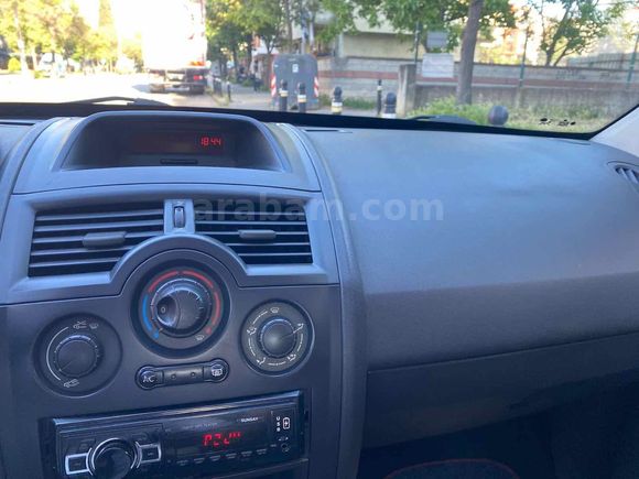 Galeriden Renault Megane 1.4 Authentique 2004 Model İstanbul
