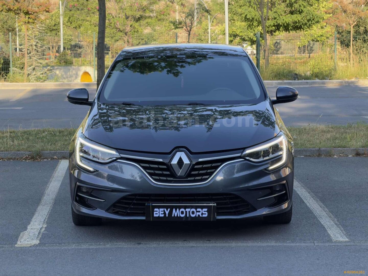 Galeriden Renault Megane 1.3 TCe Icon 2024 Model İstanbul 79.000 km Gri 5
