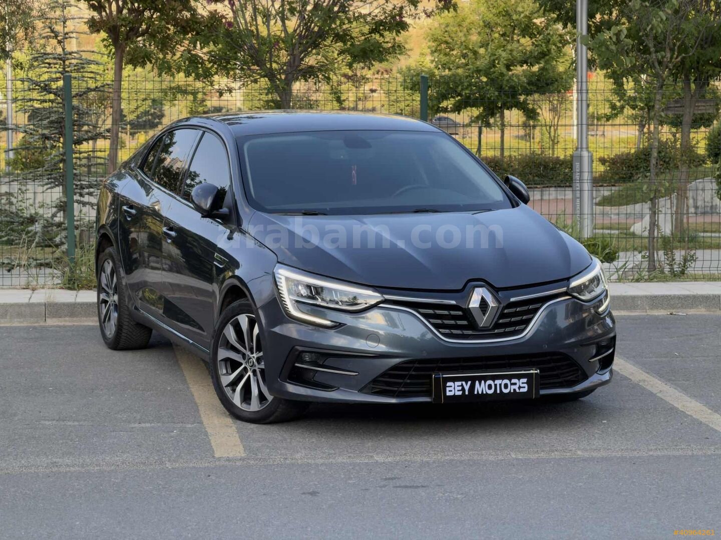 Galeriden Renault Megane 1.3 TCe Icon 2024 Model İstanbul 79.000 km Gri 6