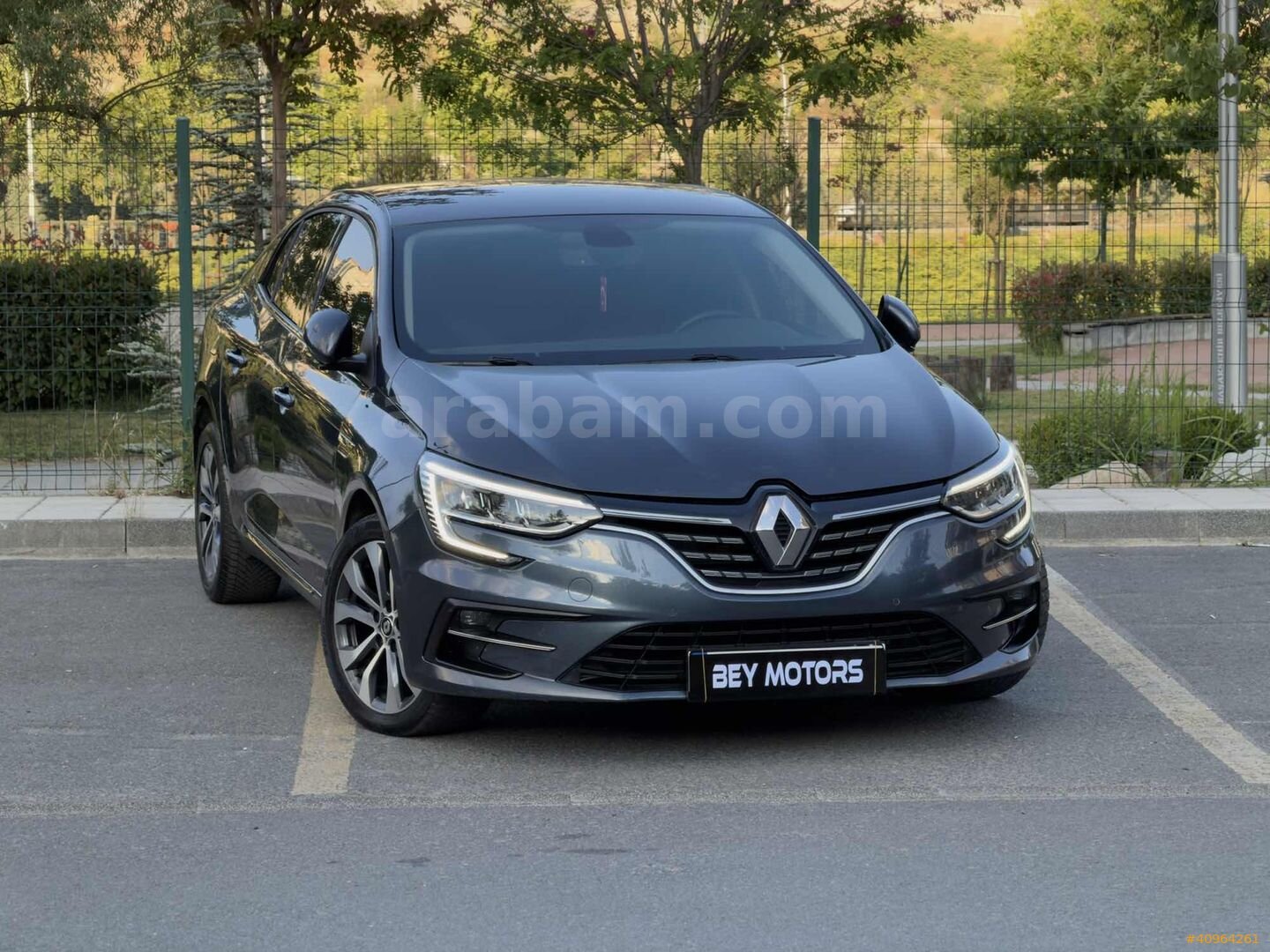 Galeriden Renault Megane 1.3 TCe Icon 2024 Model İstanbul 79.000 km Gri 7