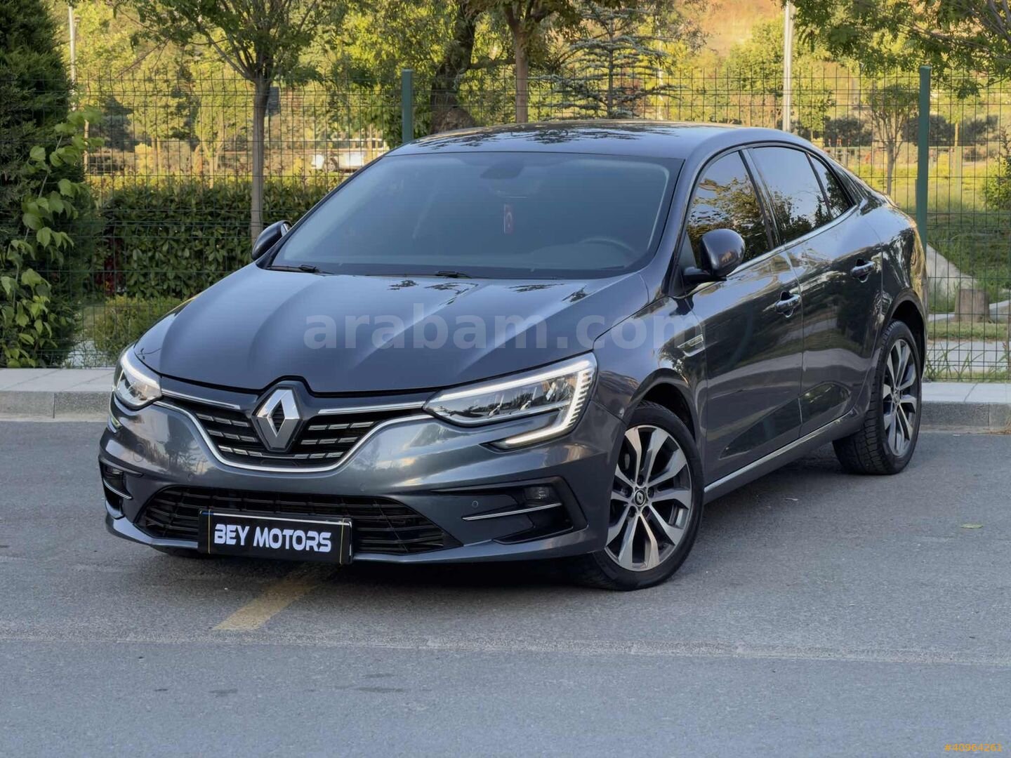 Galeriden Renault Megane 1.3 TCe Icon 2024 Model İstanbul 79.000 km Gri 4