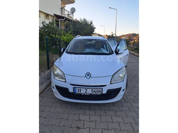 Sahibinden Renault Megane 1.5 dCi Sport Tourer Privilege 2011 Model  141.253 km Beyaz