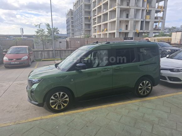 BAYANDAN HASARSIZ 2025 ÇIKIŞLI FORD TOURNEO COURİER 1.5 ECOBLUE TİTANIUM