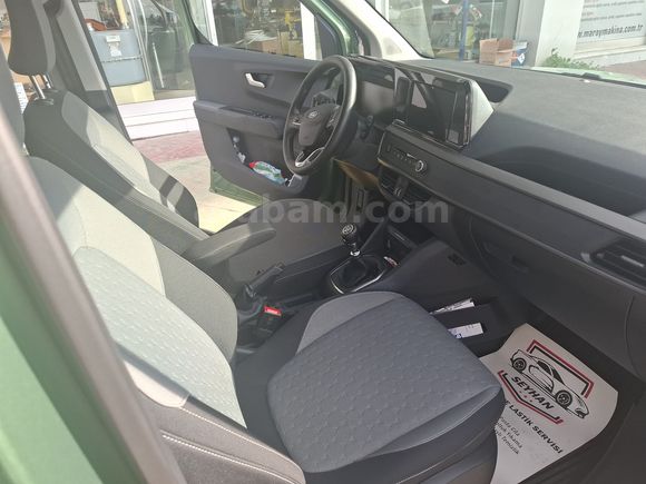 BAYANDAN HASARSIZ 2025 ÇIKIŞLI FORD TOURNEO COURİER 1.5 ECOBLUE TİTANIUM