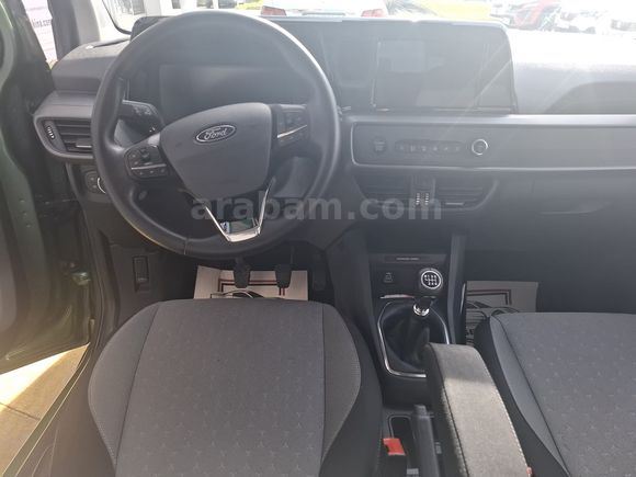 BAYANDAN HASARSIZ 2025 ÇIKIŞLI FORD TOURNEO COURİER 1.5 ECOBLUE TİTANIUM