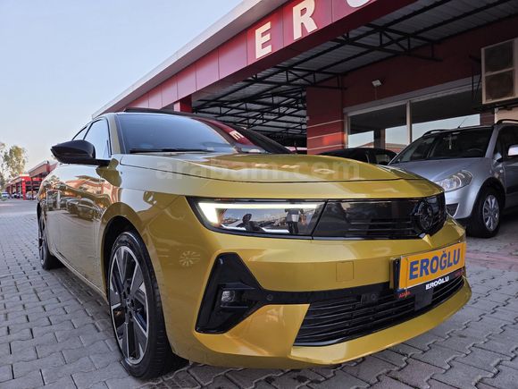 **EROĞLU** 2024 OPEL ASTRA-e ULTİMATE ELEKTRİKLİ BOYASIZ SUNROOF