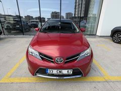 Sahibinden Toyota Auris Boyasız Değişensiz Active Skypack 2013 
164.000 km Kırmızı