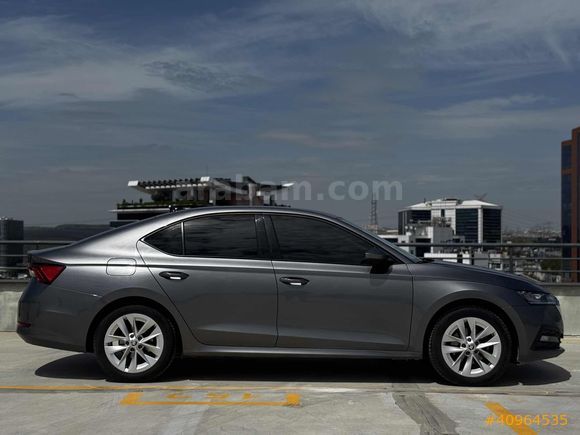 YKTCAR AUTOGROSS'DAN OCTAVIA 1.0 E TECH ELITE 57.000 KM BOYASIZ