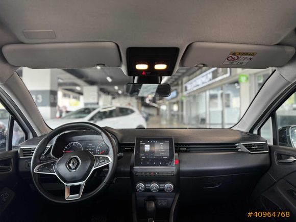 YKTCAR AUTOGROSS'DAN 2023 CLİO TOUCH ÇELİK JANTLI