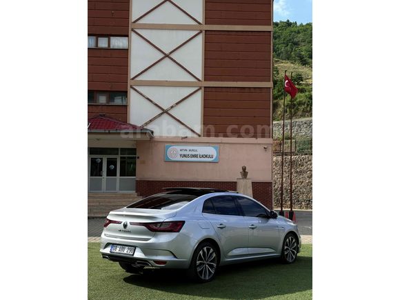 Sahibinden Renault Megane 1.3 TCe Icon 2023 Model 