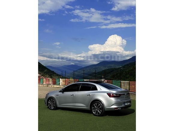 Sahibinden Renault Megane 1.3 TCe Icon 2023 Model 