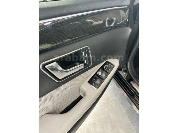 MERCEDES E 220 CDI BLUEFFICENCY SANROOF KARTA 12 TAKSİT