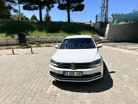 Sahibinden Volkswagen Jetta 1.2 TSi BlueMotion Comfortline 2017 Model  65.000 km Beyaz