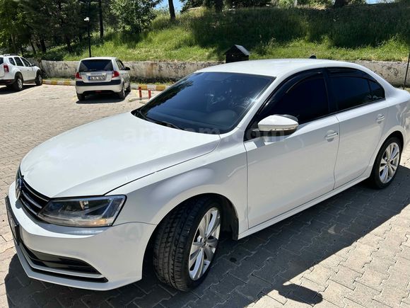 Sahibinden Volkswagen Jetta 1.2 TSi BlueMotion Comfortline 2017 Model  65.000 km Beyaz