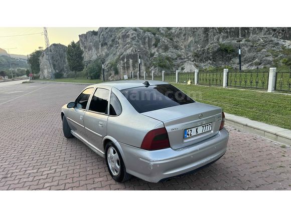 SAHİBİNDEN OPEL VECTRA 1.8 CD 12 YILLIK AİLE ARACI