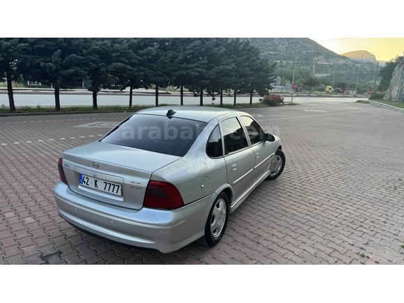 SAHİBİNDEN OPEL VECTRA 1.8 CD 12 YILLIK AİLE ARACI