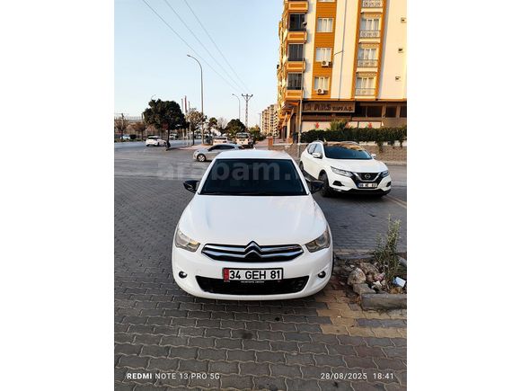 TEMİZ AİLE ARABASI