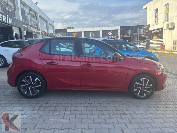 2025 HATASIZ OTOMATİK SADECE 17 BİN KM'DE CAM TAVANLI CORSA GS
