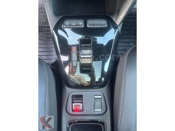 2025 HATASIZ OTOMATİK SADECE 17 BİN KM'DE CAM TAVANLI CORSA GS