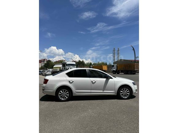 Sahibinden Skoda Octavia 1.6 TDI Style CR 2015 Model 