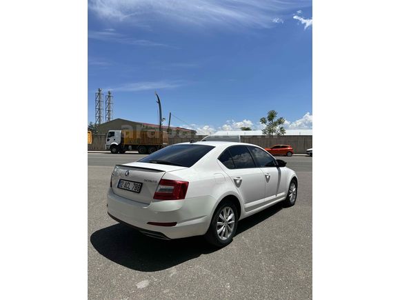 Sahibinden Skoda Octavia 1.6 TDI Style CR 2015 Model 
