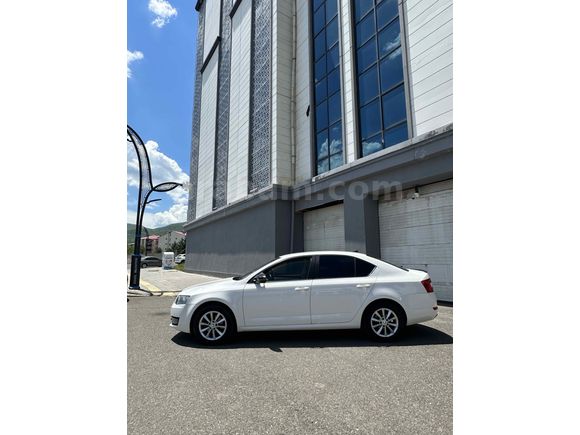 Sahibinden Skoda Octavia 1.6 TDI Style CR 2015 Model 