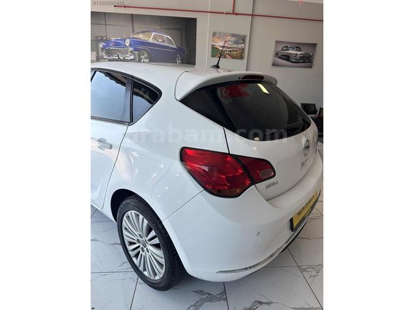 İnecik Otomotiv den Opel Astra 1.4 Otomatik Değişensiz
