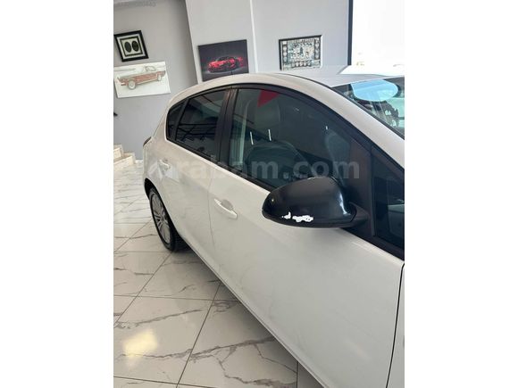 İnecik Otomotiv den Opel Astra 1.4 Otomatik Değişensiz