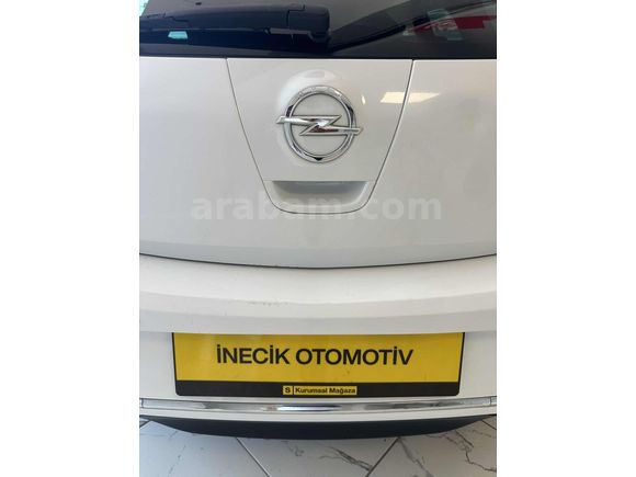 İnecik Otomotiv den Opel Astra 1.4 Otomatik Değişensiz