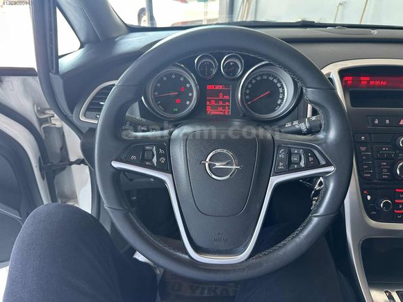 İnecik Otomotiv den Opel Astra 1.4 Otomatik Değişensiz