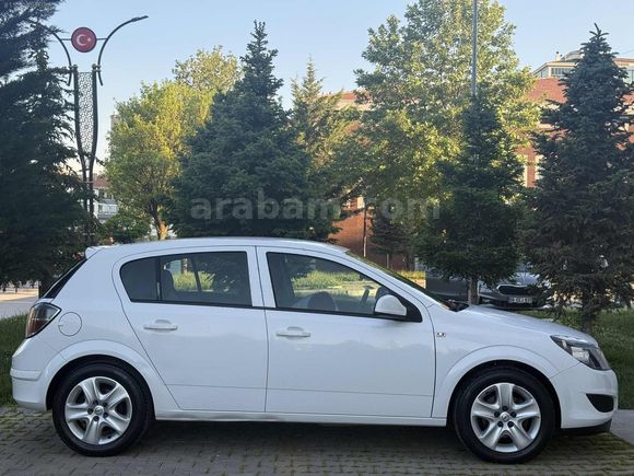 OTOMATİK VİTES 2013 ASTRA 139 BİN KM EMSALSİZ TEMİZLİK