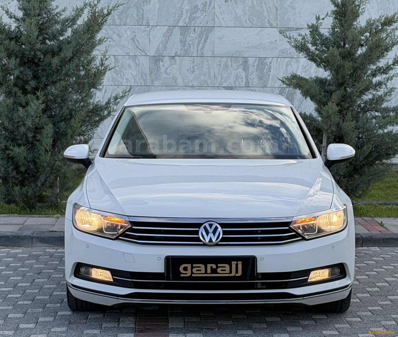 Garajj'dan Düşük Km Bakımlı İç Dış Beyaz 1.6TDI DSG 1