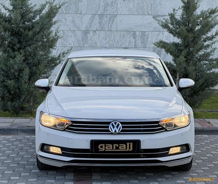 Garajj'dan Düşük Km Bakımlı İç Dış Beyaz 1.6TDI DSG