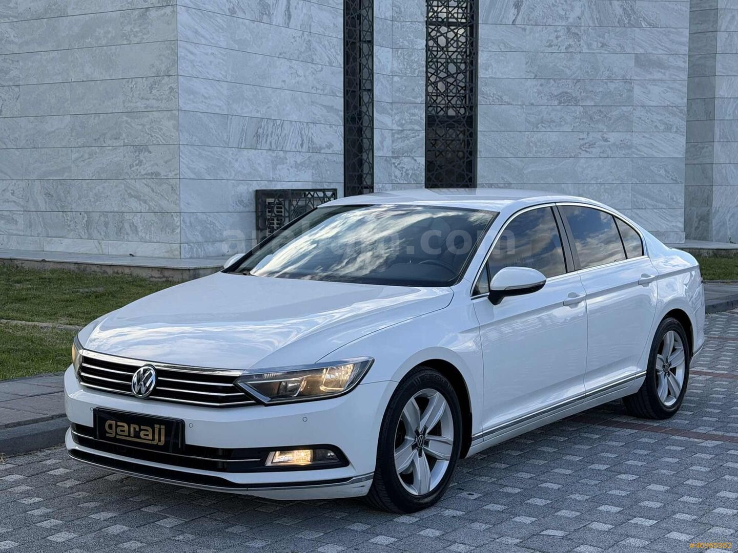 Garajj'dan Düşük Km Bakımlı İç Dış Beyaz 1.6TDI DSG 5