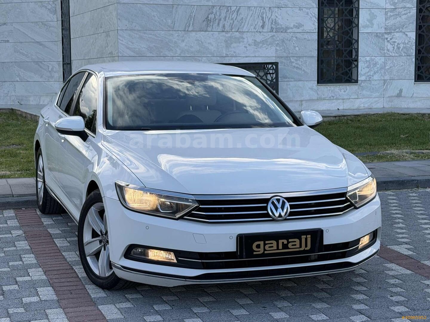 Garajj'dan Düşük Km Bakımlı İç Dış Beyaz 1.6TDI DSG 6