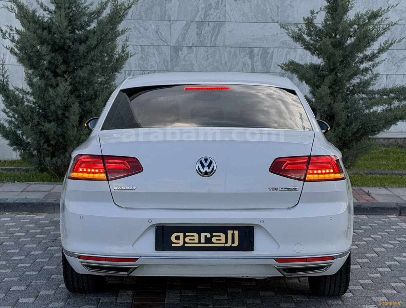 Garajj'dan Düşük Km Bakımlı İç Dış Beyaz 1.6TDI DSG 2