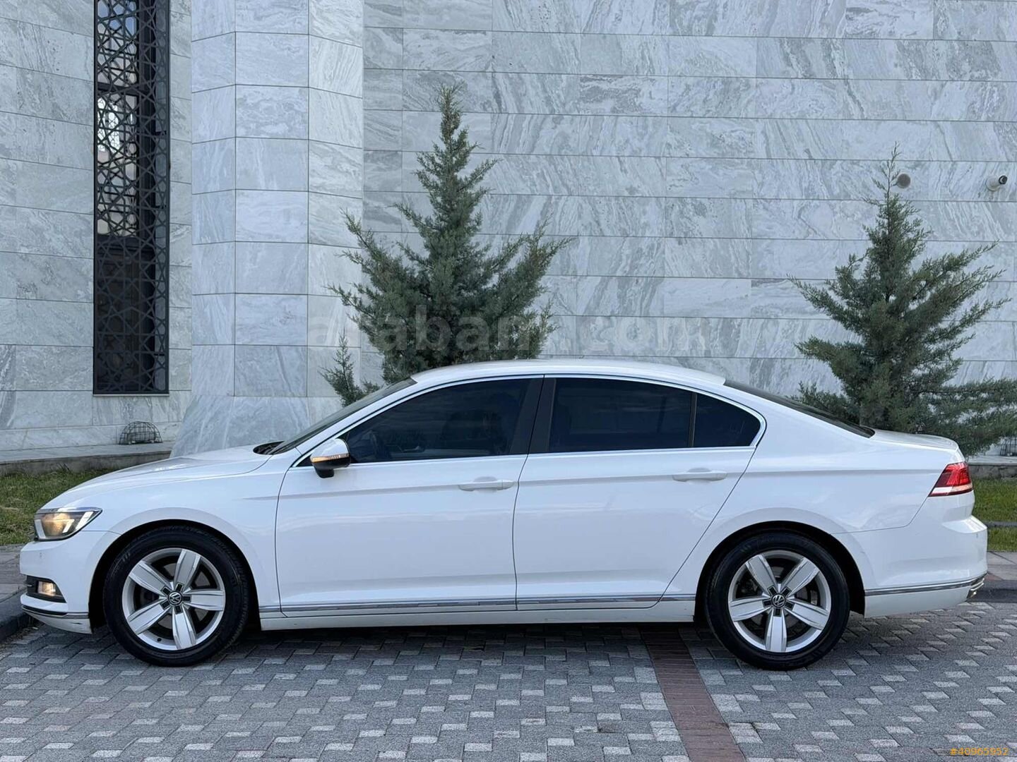 Garajj'dan Düşük Km Bakımlı İç Dış Beyaz 1.6TDI DSG 4
