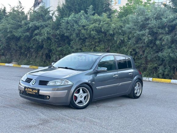 Galeriden Renault Megane 1.5 dCi Dynamique 2004 Model İzmir