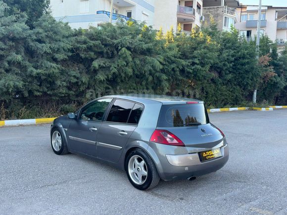Galeriden Renault Megane 1.5 dCi Dynamique 2004 Model İzmir