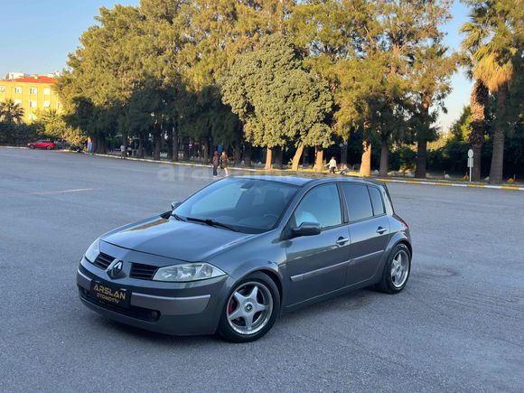 Galeriden Renault Megane 1.5 dCi Dynamique 2004 Model İzmir